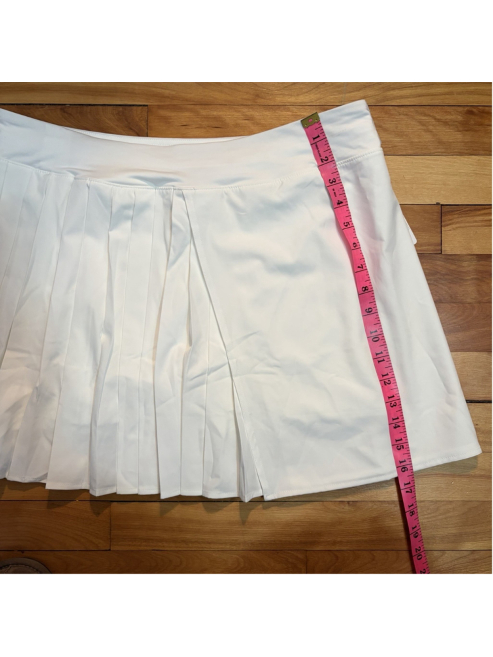 Lolë Asymmetrical White Pleated Skort - Size Large ✨ BNWT - Picture 5 of 9